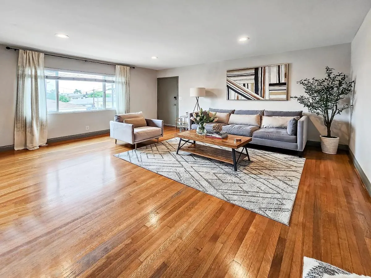 Spacious, Chic, Pristine And Free Parking! Culver City 0*,
