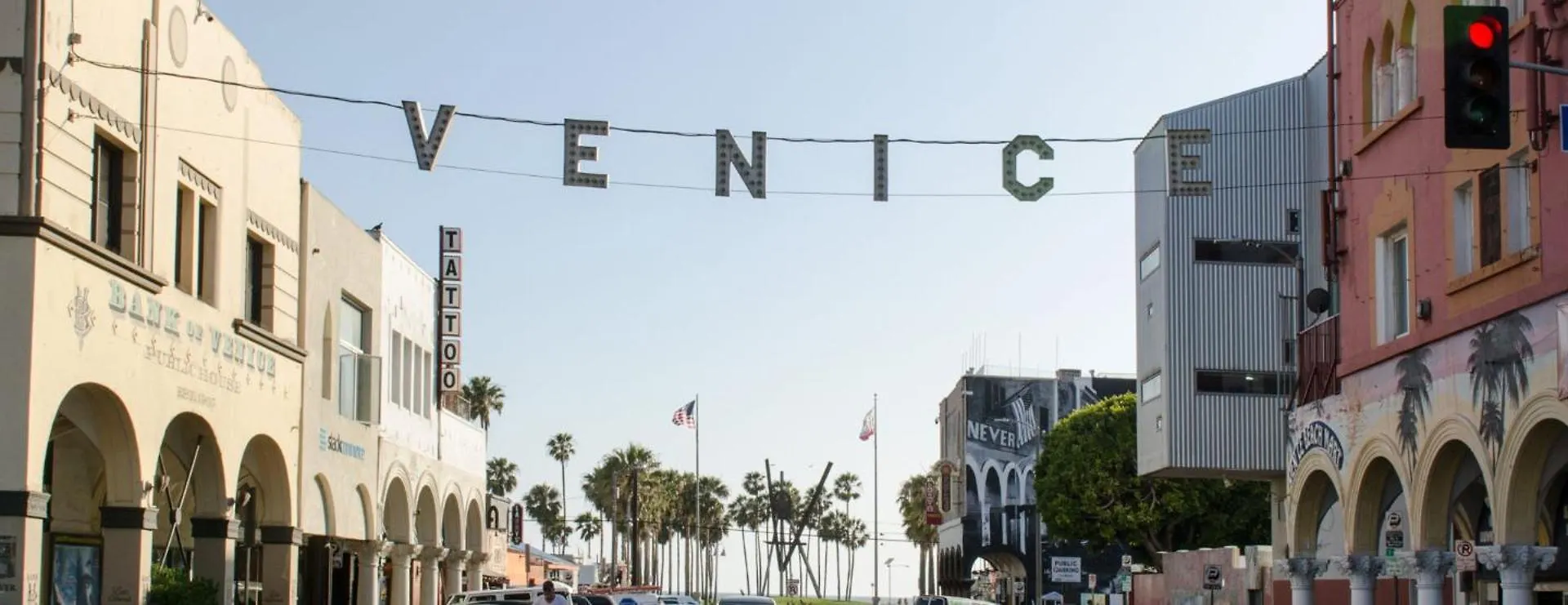 Spacious, Chic, Pristine And Free Parking! Culver City